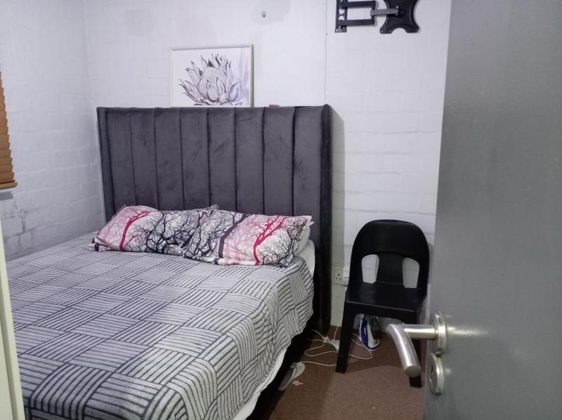 1 Bedroom Property for Sale in Wynberg Western Cape